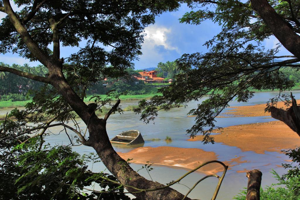 The River Retreat Heritage Ayurvedic Resort Shoranur Extérieur photo