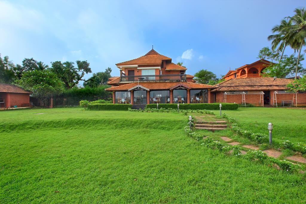 The River Retreat Heritage Ayurvedic Resort Shoranur Extérieur photo