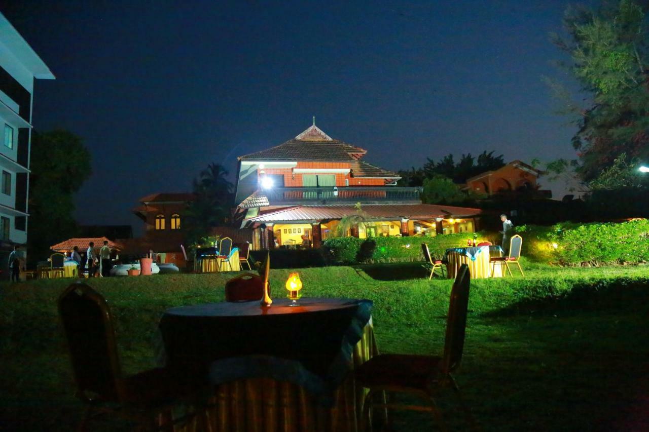 The River Retreat Heritage Ayurvedic Resort Shoranur Extérieur photo
